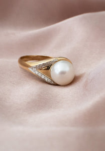 9ct Gold Freshwater Pearl and Diamond Ring