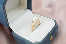 Load image into Gallery viewer, 9ct Gold Freshwater Pearl and Diamond Ring
