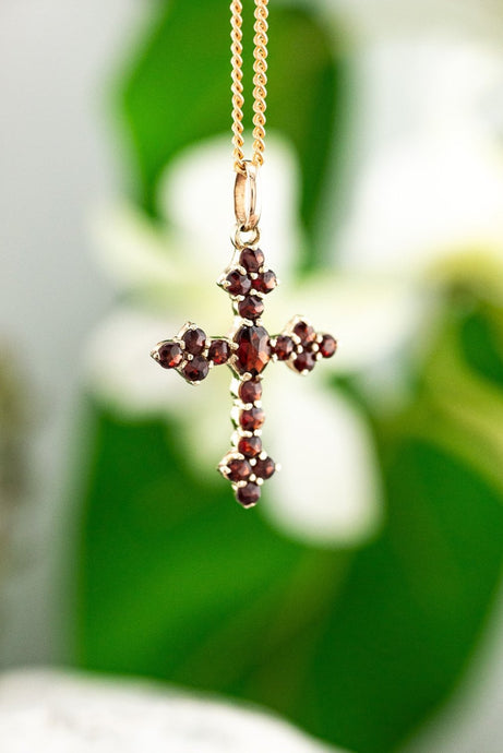 18ct Gold Bohemian Garnet Cross Pendant, 
Delross Design Jewellers, Brisbane Jewellers, Custom Brisbane Jewellers, Brisbane Jewellery Repairs, Chermside West Jewellers  
