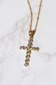Delross Design Jeweller, Brisbane Jeweller, Chermside Jeweller, Custom Jewellery, 18ct Gold, Diamond Pendant, Cross