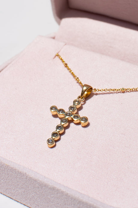 Delross Design Jeweller, Brisbane Jeweller, Chermside Jeweller, Custom Jewellery, 18ct Gold, Diamond Pendant, Cross