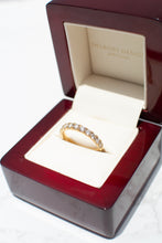Load image into Gallery viewer, Delross Design Jeweller, Brisbane Jeweller, Chermside Jeweller, Custom Jewellery, 18ct Gold, Diamond ring