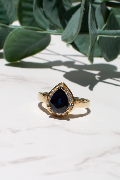 Delross Design Jeweller, Brisbane Jeweller, Chermside Jeweller, Custom Jewellery, Sapphire Ring