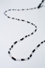 Load image into Gallery viewer, Onyx &amp; White Agate Glasses Strand