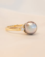 Load image into Gallery viewer, 18ct Yellow Gold Tahitian Pearl &amp; Diamond Ring