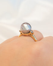 Load image into Gallery viewer, 18ct Yellow Gold Tahitian Pearl &amp; Diamond Ring