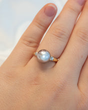 Load image into Gallery viewer, 18ct Yellow Gold Tahitian Pearl &amp; Diamond Ring