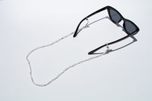 Load image into Gallery viewer, White Turquoise &amp; Clear Crystal Glasses Strand