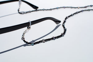 Onyx & Pearl Glasses Strand