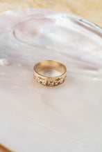 Load image into Gallery viewer, Delross Design Jeweller, Brisbane Jeweller, Chermside Jeweller, Custom Jewellery, 9ct Gold Ocean Ring
