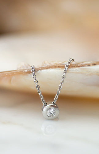 Delross Design Jeweller, Brisbane Jeweller, Chermside Jeweller, Custom Jewellery, 9ct White Gold Diamond pendant