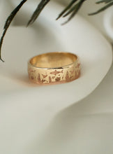 Load image into Gallery viewer, 9ct Gold Oceanscape Ring