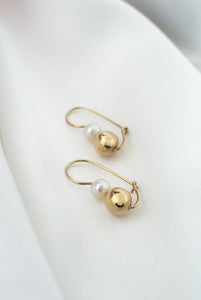 Delross Design Jeweller, Brisbane Jeweller, Chermside Jeweller, Custom Jewellery, 9ct Gold Vintage Pearl Earrings