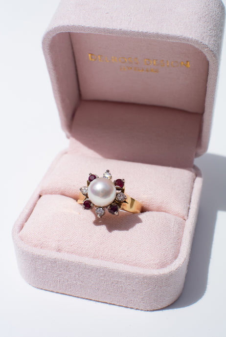 Delross Design Jeweller, Brisbane Jeweller, Chermside Jeweller, Custom Jewellery, 18ct Gold, Diamond, Pearl, Ruby Ring