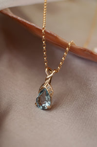 9ct Gold Topaz & Diamond Pendant, Delross Design Jeweller, Brisbane Jeweller, Chermside Jeweller, Custom Jewellery