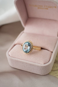 18ct Gold Handmade Swiss 3.75ct Blue Topaz Ring, Delross Design Jewellers, Brisbane Jewellers, Australia 