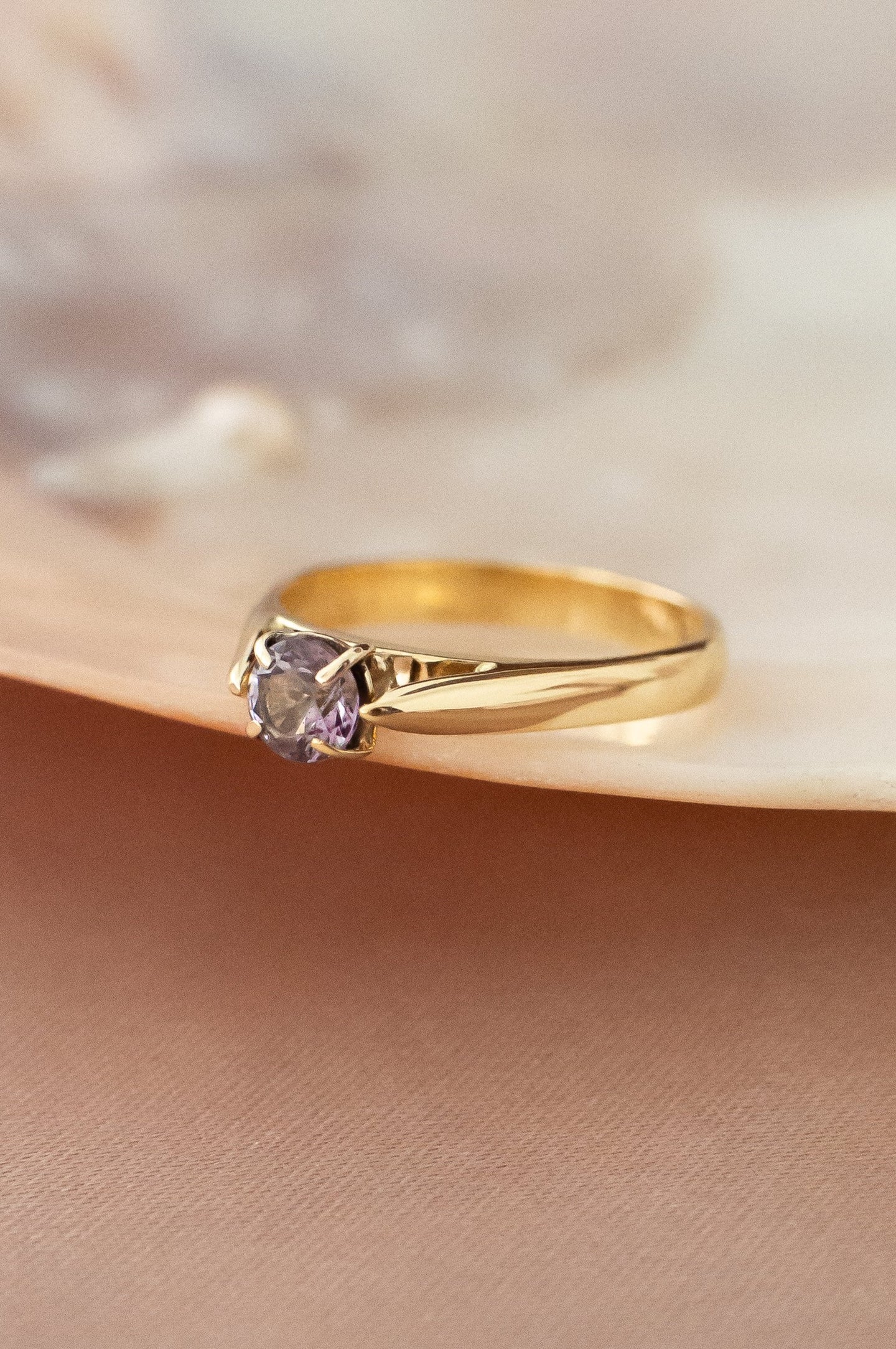 18ct Gold 0.40ct Amethyst Ring