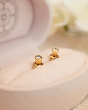 Load image into Gallery viewer, 18ct Yellow Gold Diamond Stud Earrings