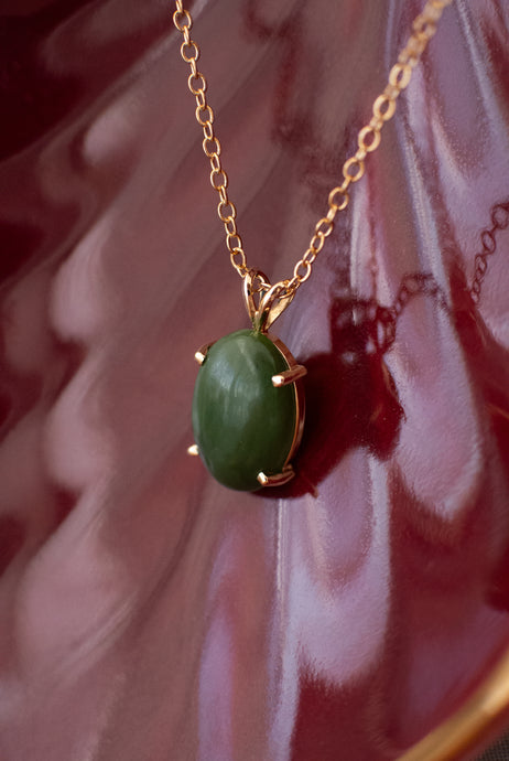 14ct Yellow Gold Cabochon Nephrite Jade Oval Pendant, Delross Design Jeweller, Brisbane Jeweller, Chermside Jeweller, Custom Jewellery