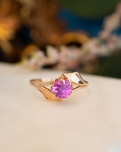 Load image into Gallery viewer, Vintage 14ct Rose Gold Pink Paste Stone Ring