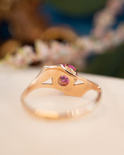 Load image into Gallery viewer, Vintage 14ct Rose Gold Pink Paste Stone Ring