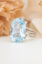 Load image into Gallery viewer, 9ct White Gold Vintage 18ct Blue Topaz Ring