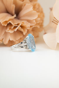 9ct White Gold Vintage 18ct Blue Topaz Ring