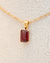 Load image into Gallery viewer, 18ct Yellow Gold Garnet Pendant