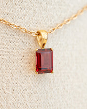 Load image into Gallery viewer, 18ct Yellow Gold Garnet Pendant