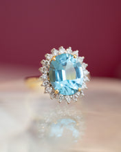 Load image into Gallery viewer, 18ct Gold Topaz &amp; Diamond Ring