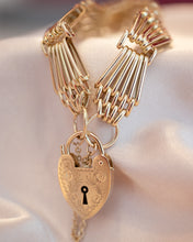 Load image into Gallery viewer, 9ct Yellow Gold Gate Bracelet With Padlock