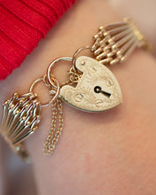 Load image into Gallery viewer, 9ct Yellow Gold Gate Bracelet With Padlock
