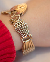 Load image into Gallery viewer, 9ct Yellow Gold Gate Bracelet With Padlock