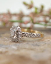Load image into Gallery viewer, 18ct Yellow &amp; White Gold Diamond Ring