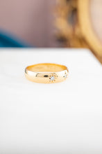 Load image into Gallery viewer, Vintage 18ct Gold Diamond Ring,  Delross Design Jewellers, Brisbane Jewellers, Custom Brisbane Jewellers, Brisbane Jewellery Repairs, Chermside West Jewellers  