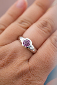 18ct White Gold Pink Sapphire & Diamond 0.05ct TDW Ring, Delross Design Jewellers, Brisbane Jewellers, Custom Brisbane Jewellers, Brisbane Jewellery Repairs, Chermside West Jewellers   