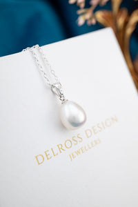 9ct White Gold South Sea Pearl Pendant, Delross Design Jewellers, Brisbane Jewellers, Custom Brisbane Jewellers, Brisbane Jewellery Repairs, Chermside West Jewellers  