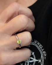Load image into Gallery viewer, 18ct White Gold 0.75ct Australian Yellow Sapphire Ring
