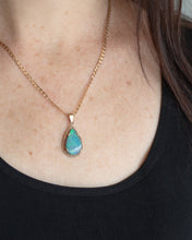 Load image into Gallery viewer, Vintage 9ct Gold Opal Pendant