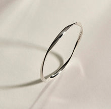 Load image into Gallery viewer, Sterling Silver Twisted Ribbon Bangle