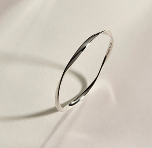 Sterling Silver Twisted Ribbon Bangle